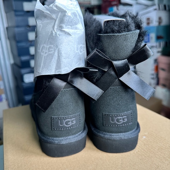 UGG Shoes - Mini Bailey Bow II - UGG Size 6